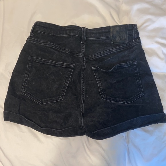 Black denim jean shorts. fit like a size 2. Brand is mtwtfss weekday - Picture 2 of 2